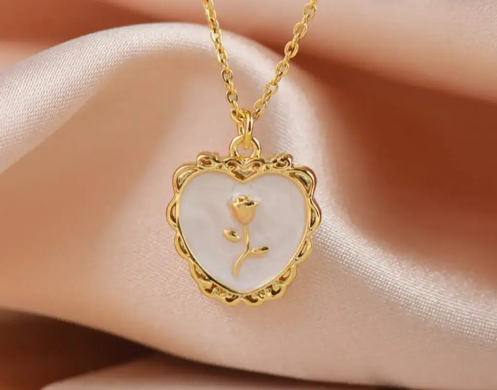 Velura Petal Glow Necklace